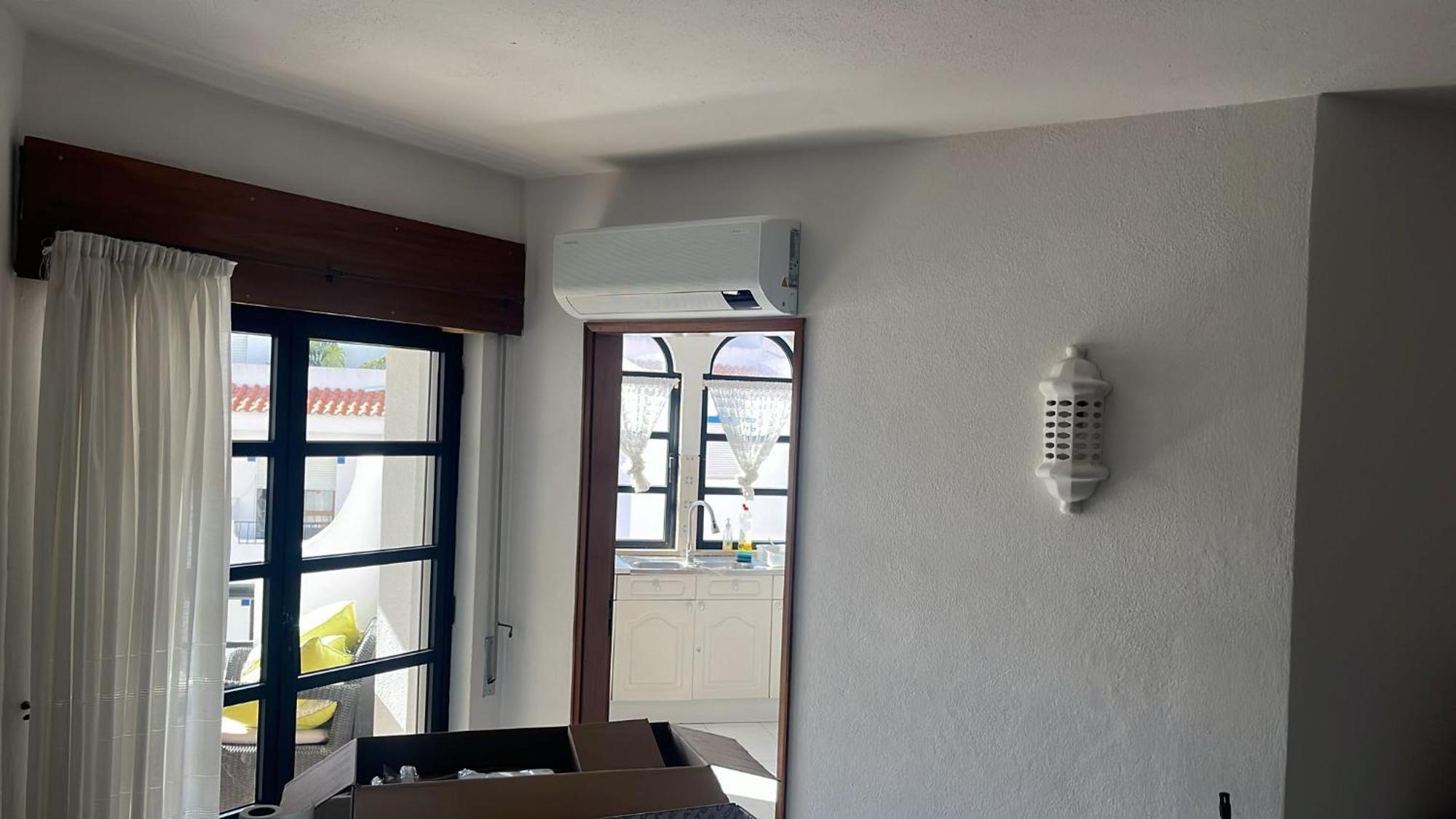 Spacious Two Bedroom Apt, 200M From The Beach 카르보에이루 외부 사진